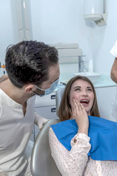 Best Dentist for Tooth Abscess  in West Rancho Dominguez, CA